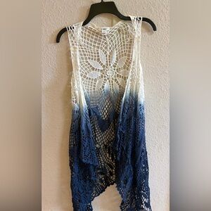 Crochet Lace Sleeveless Top in Blue and White size L Catos